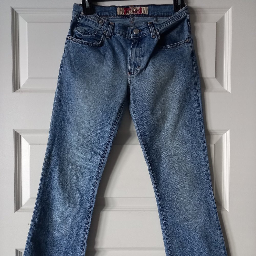 Woman Medium Rise, Flare Washed Jeans- slim fit- US size 4 -6/ EU size 27-28